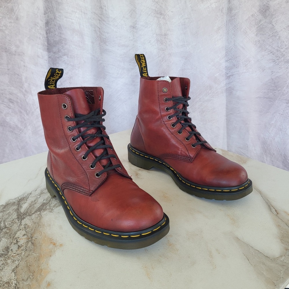 Dr. Martens Pascal Size 11 Men's Oxblood Red 8-Eye Lace Up Boots